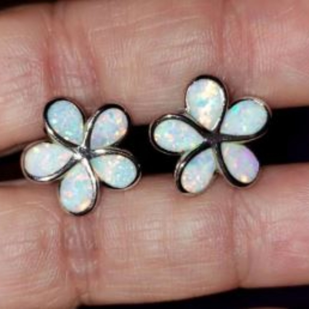 - 18k White GF Floral White fire created-opal